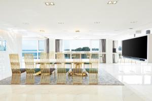 TV a/nebo společenská místnost v ubytování Elren Hotel Jeju