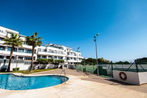 The swimming pool at or close to Faro de Garrucha