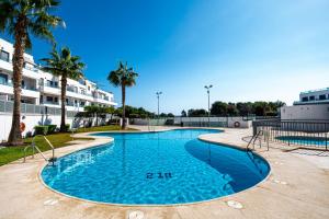 The swimming pool at or close to Faro de Garrucha