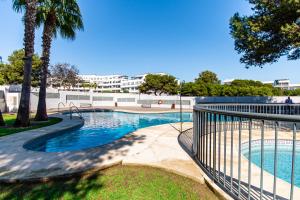 The swimming pool at or close to Faro de Garrucha