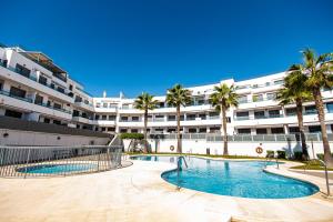 The swimming pool at or close to Faro de Garrucha