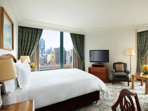 TV a/nebo společenská místnost v ubytování The Langham Melbourne