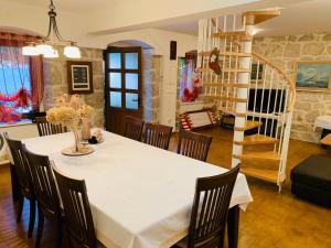 صورة لـ Old stone house VICKO في بودغورا