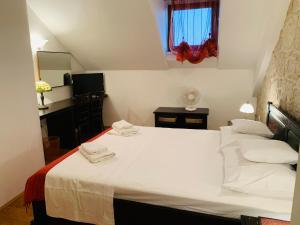 صورة لـ Old stone house VICKO في بودغورا +65 صورة