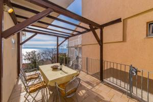 Fotografie z fotogalerie ubytování Apartment Mares with Stunning Sea View v destinaci Baška Voda