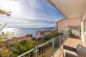 Fotografie z fotogalerie ubytování Apartment Mares with Stunning Sea View v destinaci Baška Voda