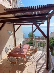 Fotografie z fotogalerie ubytování Apartment Mares with Stunning Sea View v destinaci Baška Voda