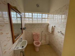 Ένα μπάνιο στο Home Stay Executive Guest House Nairobi