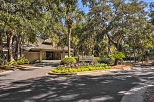 Κήπος έξω από το Blissful Kiawah Island Escape Walk to the Beach!