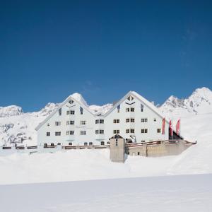 L'établissement Alpenhotel St.Christoph en hiver