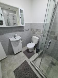ห้องน้ำของ Grey & Sunny Apartments Zaječar