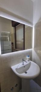 A bathroom at FGH Mono Locale ZONA FIERA