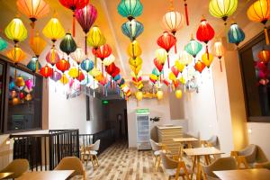 Un restaurante o sitio para comer en Ha Giang Hostel