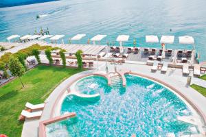 Vista sulla piscina di Grand Hotel Terme o su una piscina nei dintorni