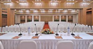 Hometel Chandigarh商务区和/或会议室