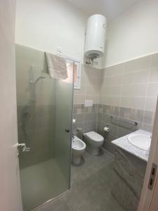 Phòng tắm tại 38 Aira Hotels