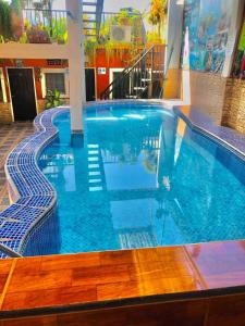 Bazén v ubytování Hotel Marjenny nebo v jeho okolí