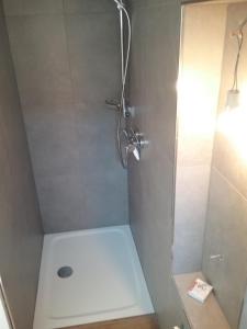 Ένα μπάνιο στο Perlenbachtal +41 φωτογραφίες