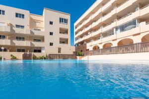 Swimmingpoolen hos eller tæt på La Casita