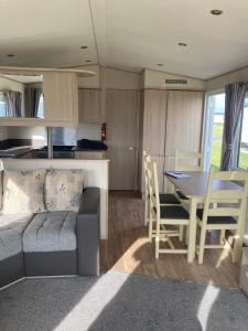 Η κουζίνα ή μικρή κουζίνα στο The Blue Beachcomber