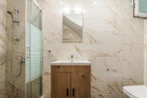 Kúpeľňa v ubytovaní Kelly's Sunset Apartment 1 Κalamata