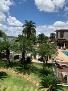 Foto da galeria de Flat Life Resort com vista pra piscina/lago em Brasília