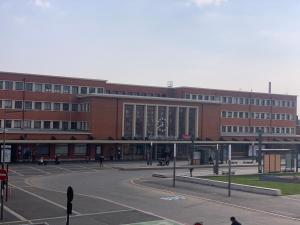 Το κτήριο όπου στεγάζεται  το διαμέρισμα