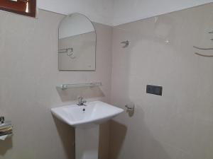 Bilik mandi di Sigiri Jungle Villa