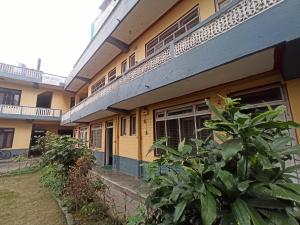 El edificio en el que está la casa de huéspedes