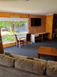 A seating area at Country Roads Motor Inn Naracoorte