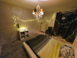 Postel nebo postele na pokoji v ubytování Nowoczesny Apartament 85m2 Muranów, Warszawa - Śródmieście