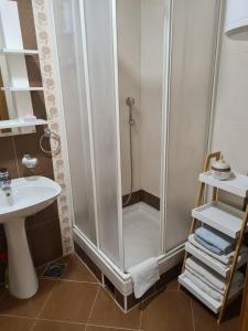 Koupelna v ubytování Happy Moments + 38 fotografií