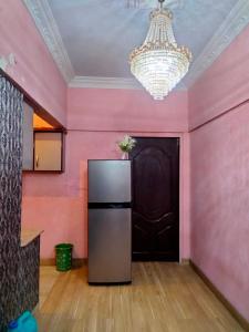 O bucătărie sau chicinetă la Entire Furnished Two bedrooms Apartment Ground Floor with kitchen