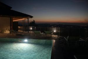 The swimming pool at or close to Casa Castella - Langhe