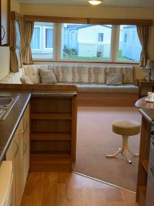 Gallery image of Cosy Private Caravan Romney Sands Holiday Park in New Romney