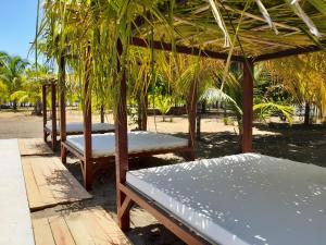 Foto da galeria de Hibiscus Garden em Santa Catalina