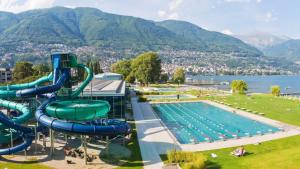 Piscina di Hotel Corona o nelle vicinanze
