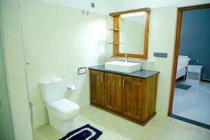 A bathroom at Maha Oya Lodge