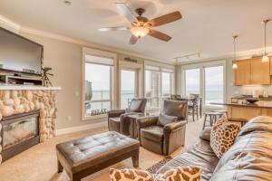 Ruang duduk di Cape Lookout at Pacific Winds