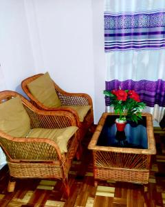 Et sittehjørne på Hotel Sauraha Gaida House