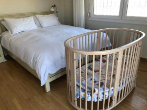 A bed or beds in a room at Sea & City views, Aspa’s apartment
