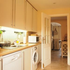 Kuchnia lub aneks kuchenny w obiekcie Duplex Penthouse in Estepona- Mountain and Sea views