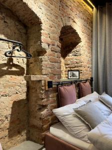 Posteľ alebo postele v izbe v ubytovaní Pudrowy Apartament OLD TOWN design