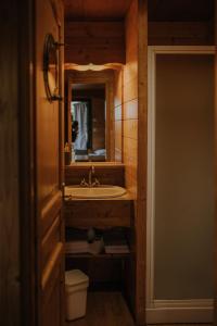 Ein Badezimmer in der Unterkunft Domaine d'Escapa