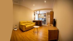Posedenie v ubytovaní Cosy Catedral Ha Apartment + 5 fotografií
