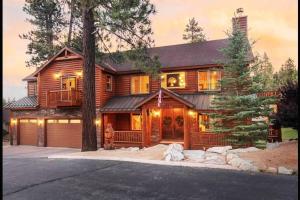 Gallery image of Luxury Cabin-Walk to Bear Mountain Resort, Trails & Golf in Big Bear Lake