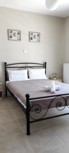 Gallery image of Spiros - Full Renovated House 2022 in Mármaron +17 photos