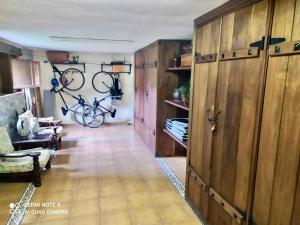 在Gran Pedroso de Llanes内部或周边骑自行车
