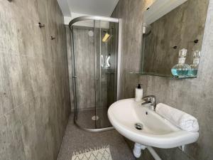 Koupelna v ubytování Bnb Stavanger Ap 9 bertis Rooftop Terrace + 29 fotografií