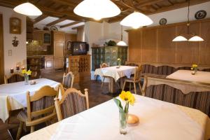 Restaurace v ubytování Gästehaus Rauch